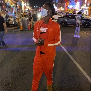 Meet your Posher, Deandre